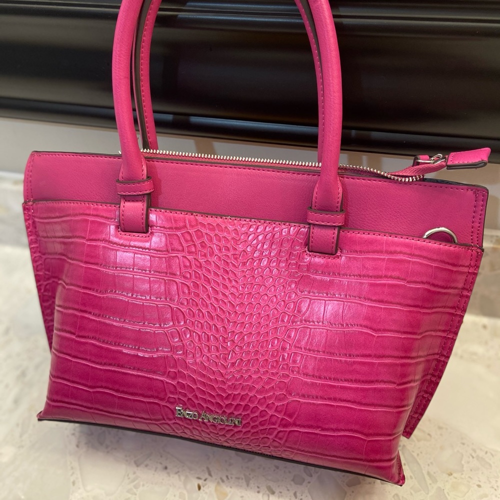 Handbag with 3 compartments in a gorgeous fuchsia